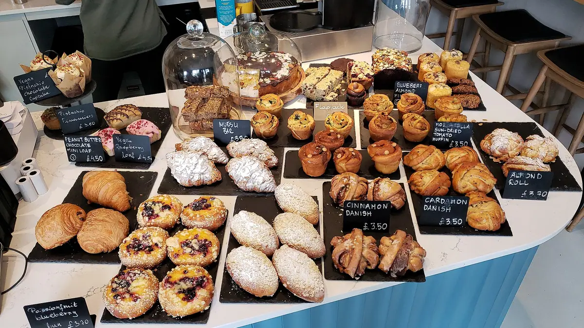 Greggs The Bakers – bakery in Globe Town, London